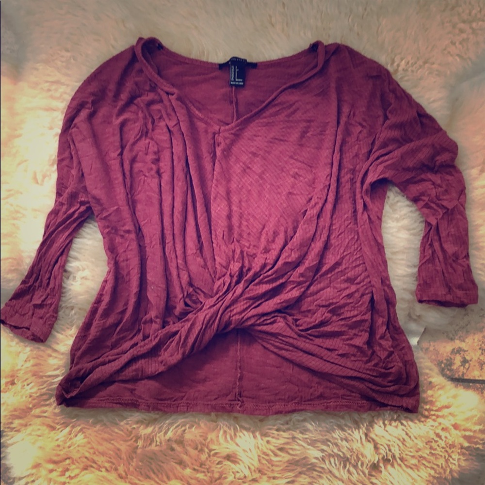Flowy mid length sleeve top!